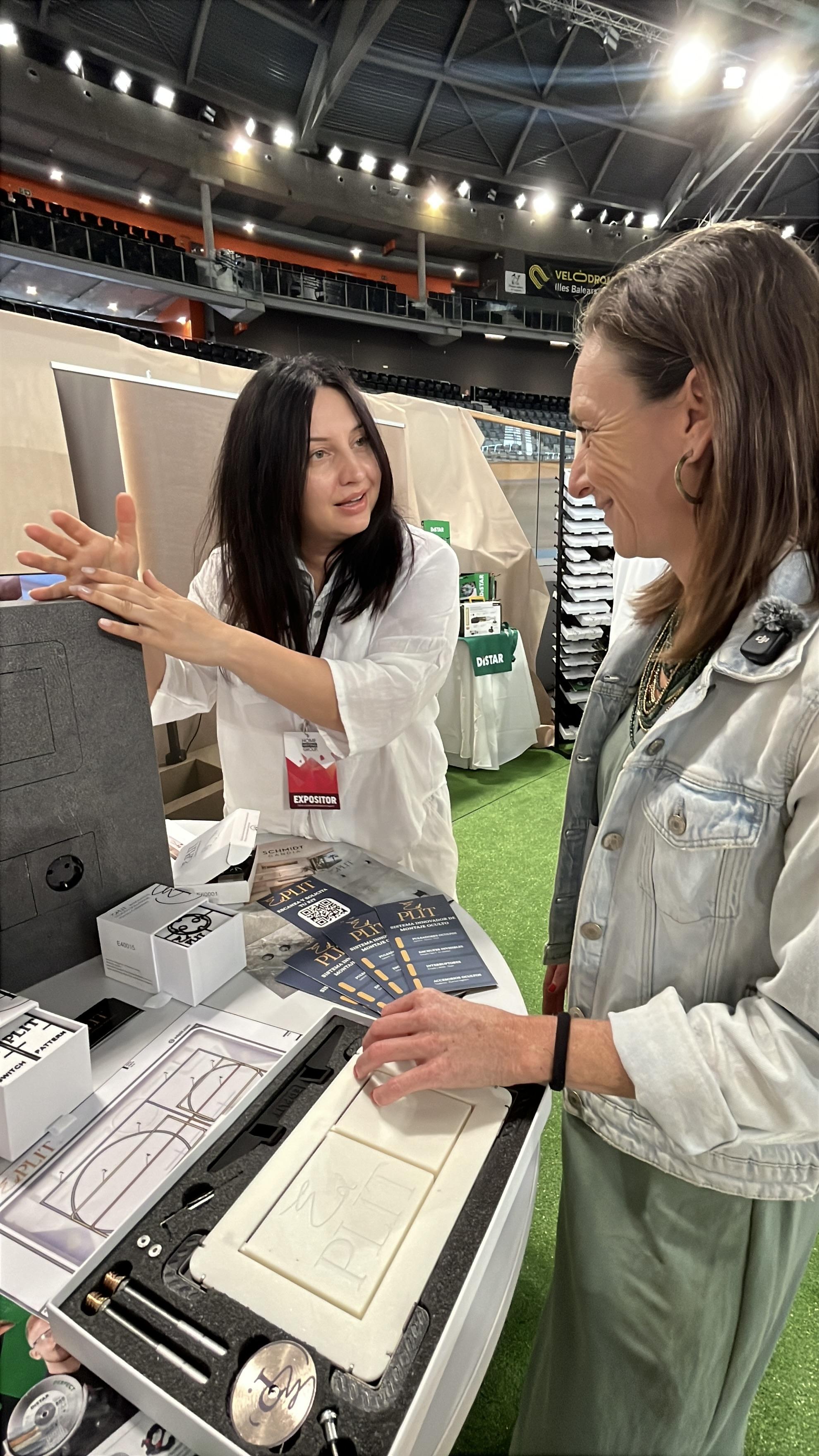 Sistema de montaje oculto para paneles presentado en la feria de construcción de Mallorca